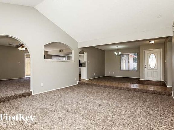 3rd image of 4910 W Christy Dr