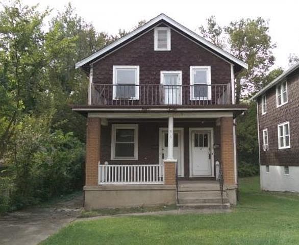 1st image of 915 Wells St
