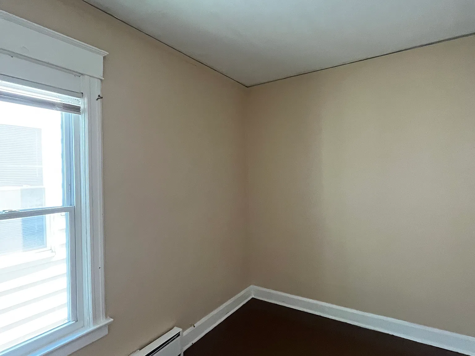 3 bed, $1,400 — Photo 3