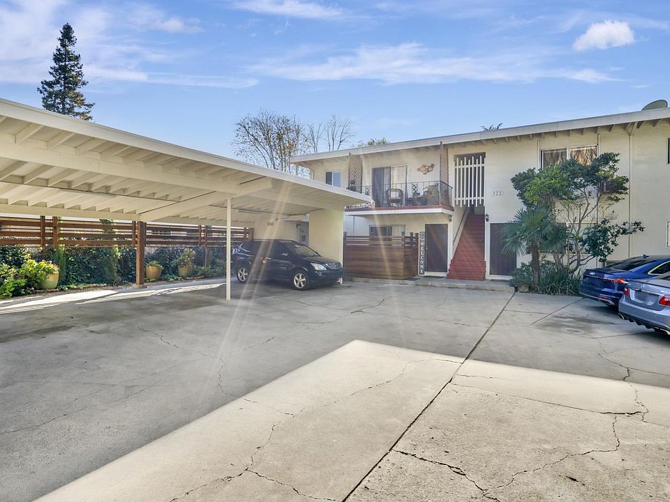 1st image of 923 Ravenscourt Ave