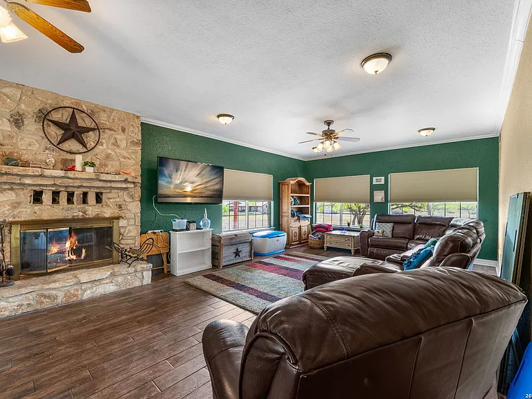 360 Private Road 4619 — Photo 5