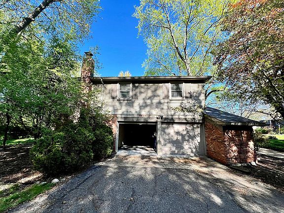 2nd image of 3688 Darcy Dr
