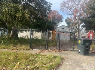 913 Garden Ln, South Bend, IN 46619