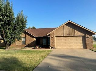 917 Brentwood Dr, Ponca City, OK 74601