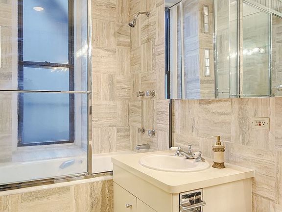 3rd image of 135 W 79th St APT 5C