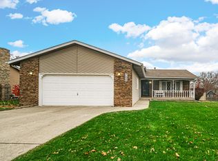 700 Meadow Ln, Crown Point, IN 46307