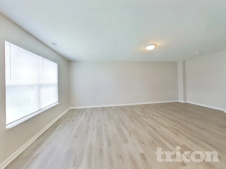 949 Knox Dr — Photo 5