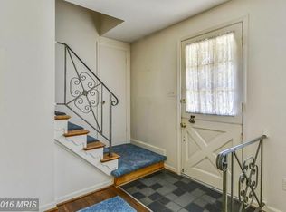 8716 Parliament Dr, Springfield, VA 22151