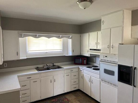 3rd image of 242 E Miami St