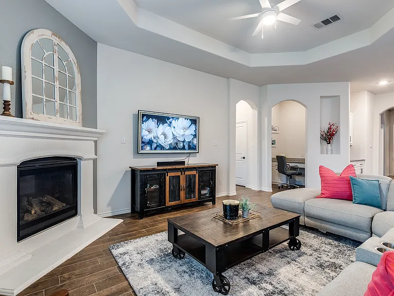 3129 Maverick Dr — Photo 7