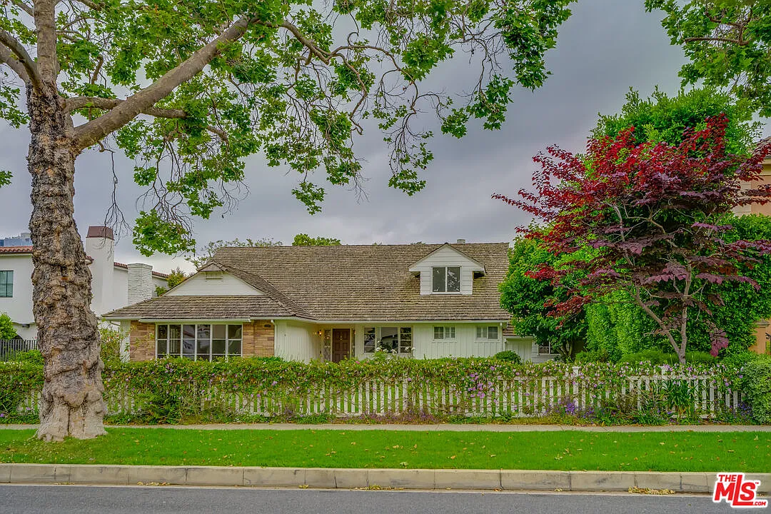 5 bed, 6.0 bath, 4412 sqft, $31,500 — Photo 1