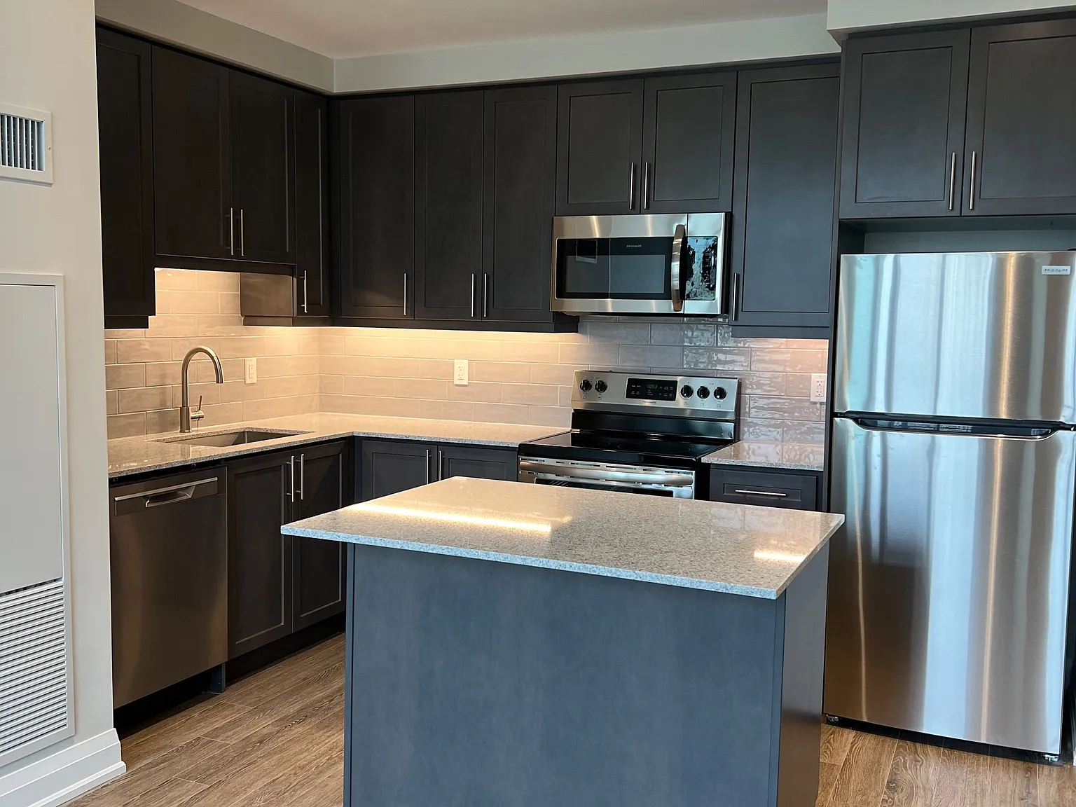 2 bed, $2,500 — Photo 4