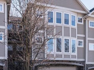 233 Old Creek Dr, Saline, MI 48176