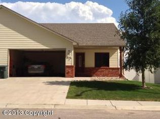 635 Lakeland Hills Dr, Gillette, WY 82716