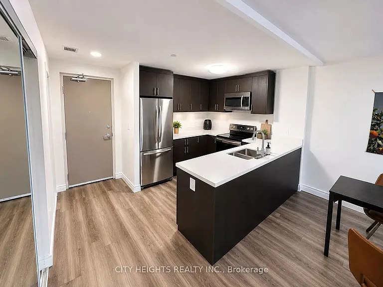 1611 Banwell Rd #611 — Photo 4
