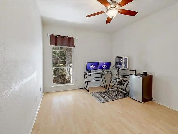 3rd image of 2525 Vernell Way #2525
