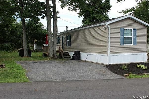 1st image of 424 Sandgate Drive