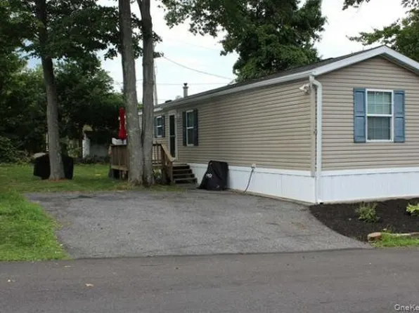 424 Sandgate Drive, New Windsor, NY 12553