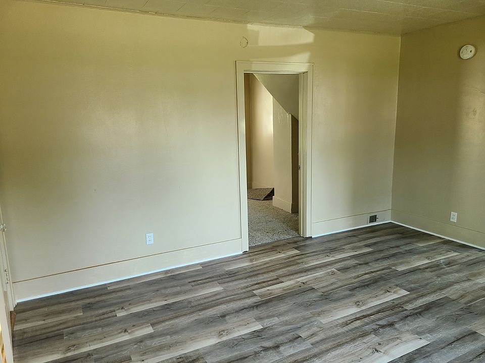 1st image of 1122 Steely St