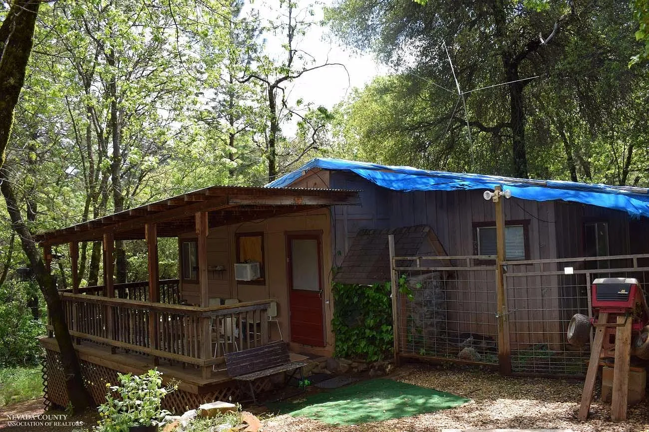 18825 Pinnacle Ln photo 1