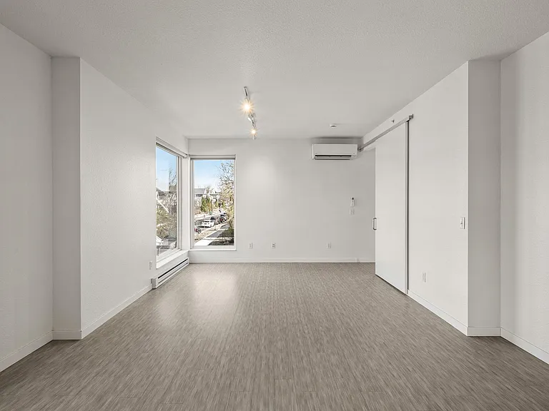 3535 Grand Ave S — Photo 4