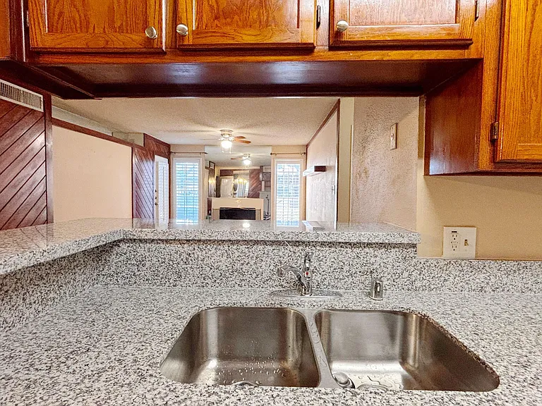 2121 Hepburn St #505 — Photo 6