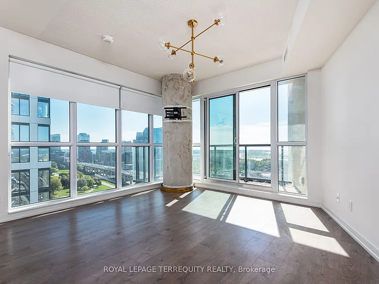 49 E Liberty St #1802 — Photo 4
