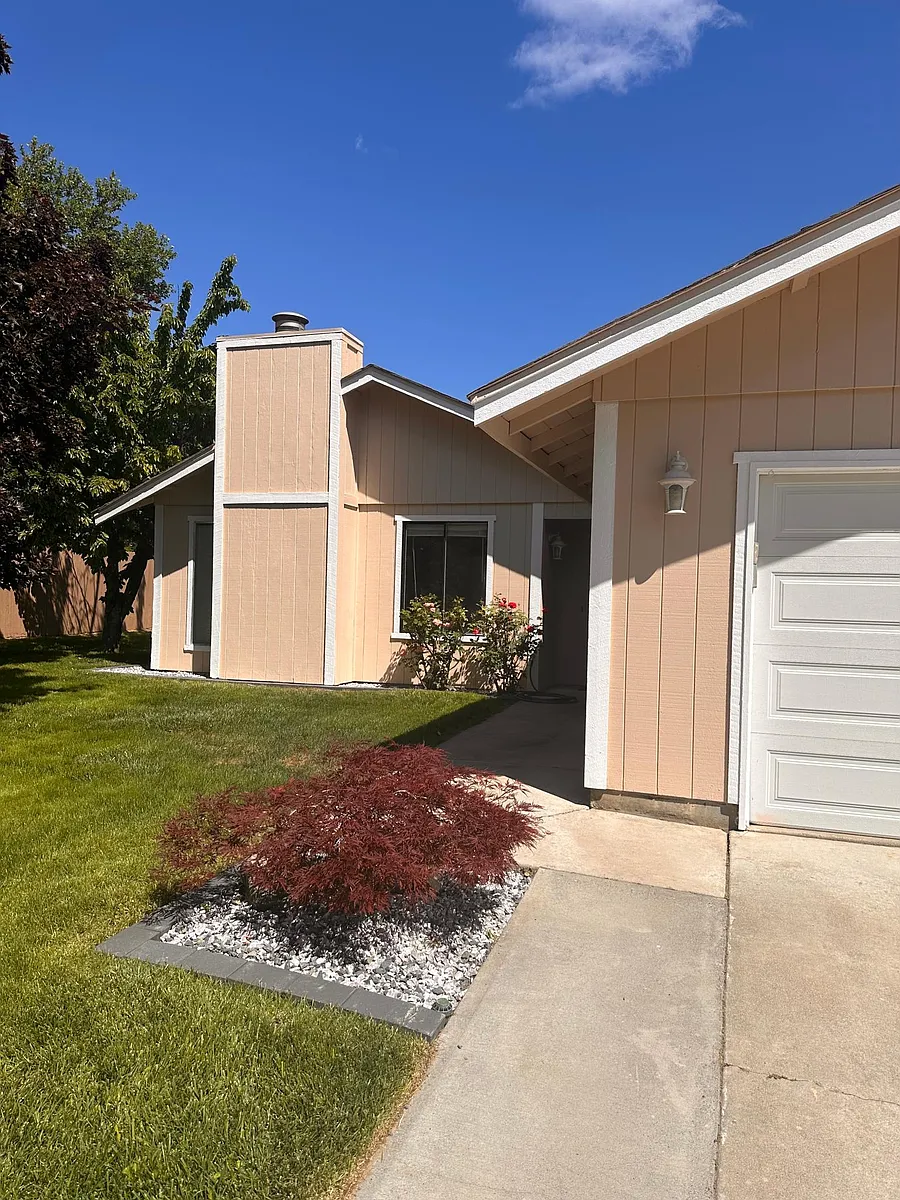 Building Photo - 1810 Pheasant Ln