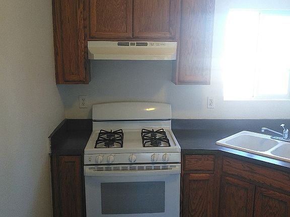 4th image of 3736 Astoria St #202