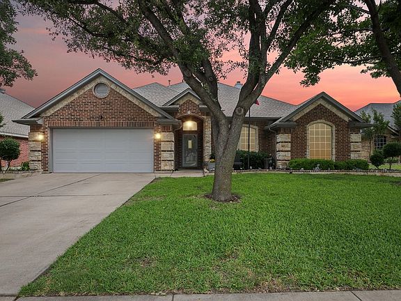 2nd image of 568 Willowview Dr