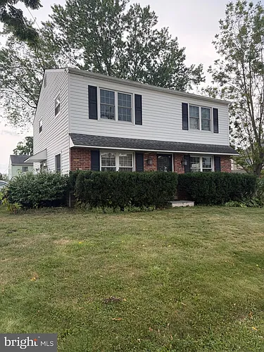 30 Forest Ave Photo 1