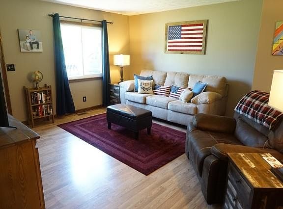 5th image of 4468 Cardan Ln