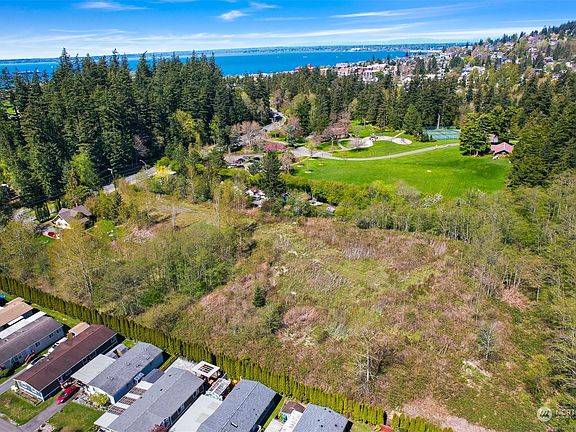 4th image of 331 Chuckanut Drive N