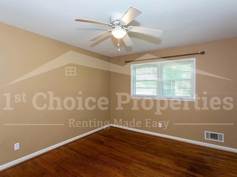 2050 Pinehurst Dr — Photo 15