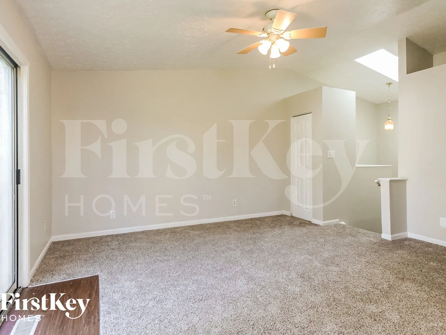3 bed, 2.0 bath, 1420 sqft, $2,025 — Photo 4