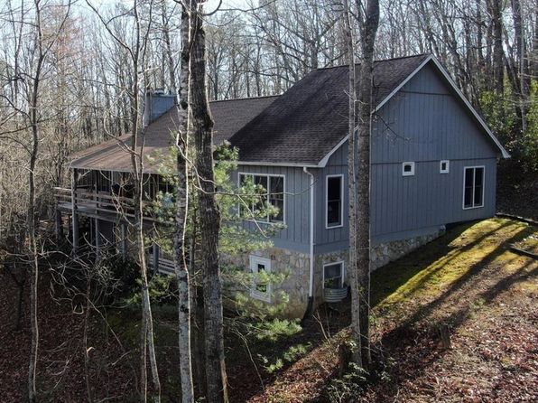 896 Jonathan Dr, Lowgap, NC 27024