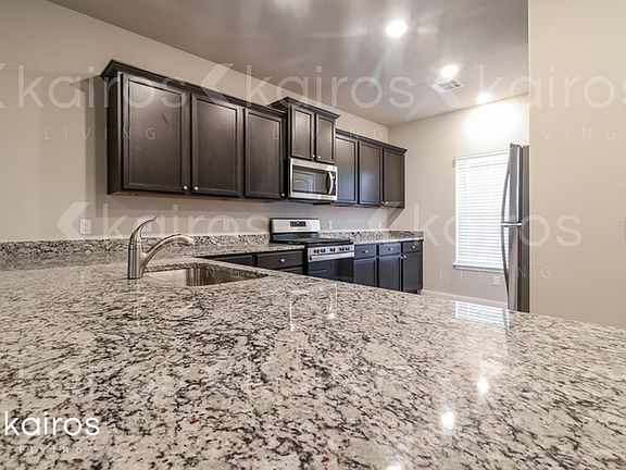 4th image of 1001 NW 4th Pl