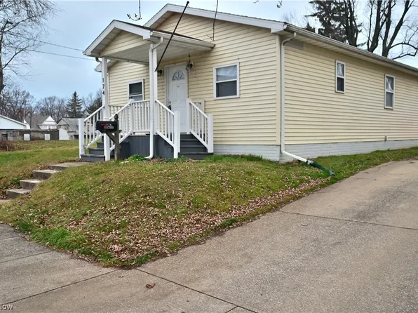 174 15th St, Conneaut, OH 44030