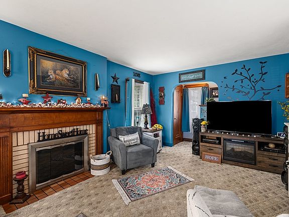 4th image of 840 Lexington Ave