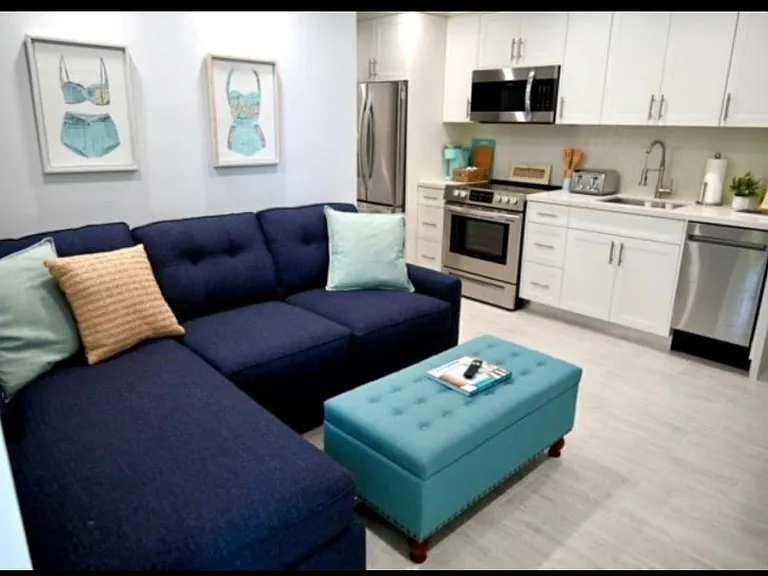10 Seagate Blvd — Photo 1