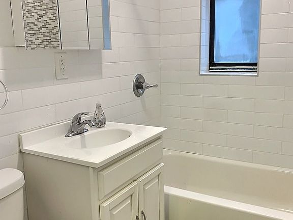 5th image of 119 Post Ave APT 4I