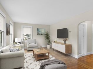 165 Wentworth Ave APT 3W, Cranston, RI 02905