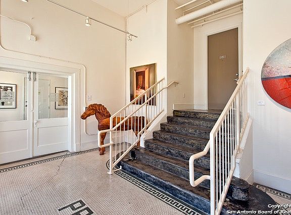 2nd image of 1401 S Flores St APT 301