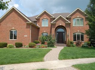 1599 Stonehenge Ct, Aurora, IL 60502