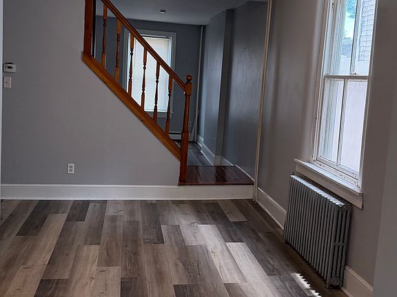 3rd image of 219 Chestnut St