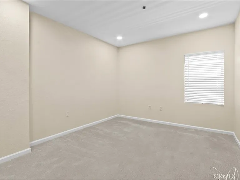838 Pine Ave #307 — Photo 8