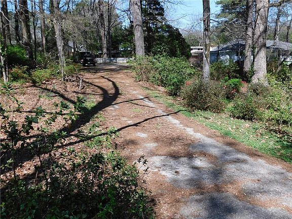 4th image of 5265 Five Forks Trickum Rd