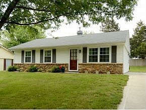 2nd image of 381 S Cedar Dr