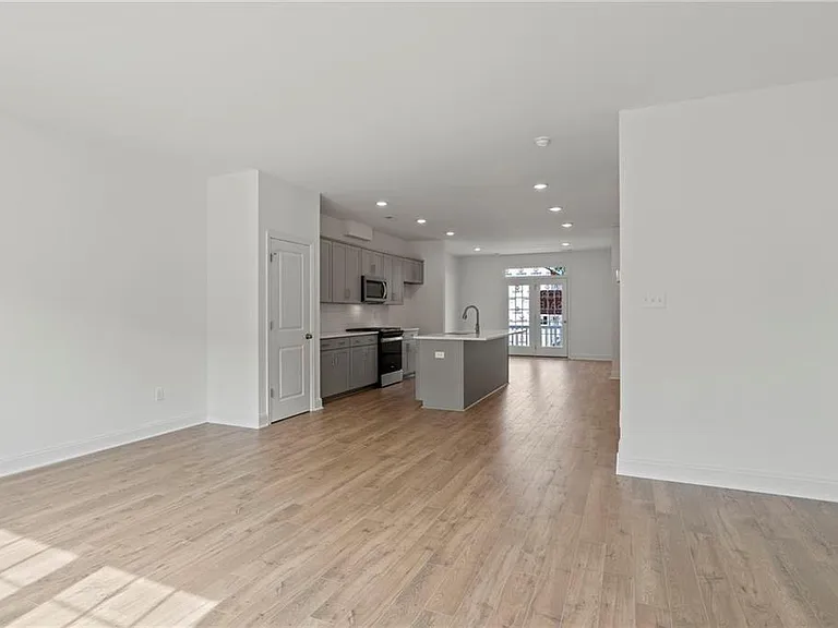 15320 Oasis Sun Aly #67 — Photo 4