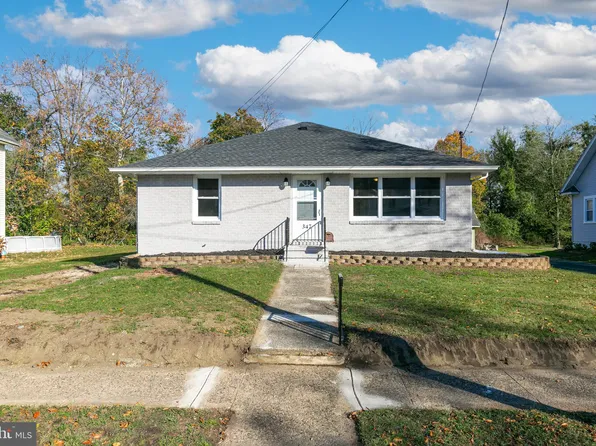 347 N Broad St, Clayton, NJ 08312